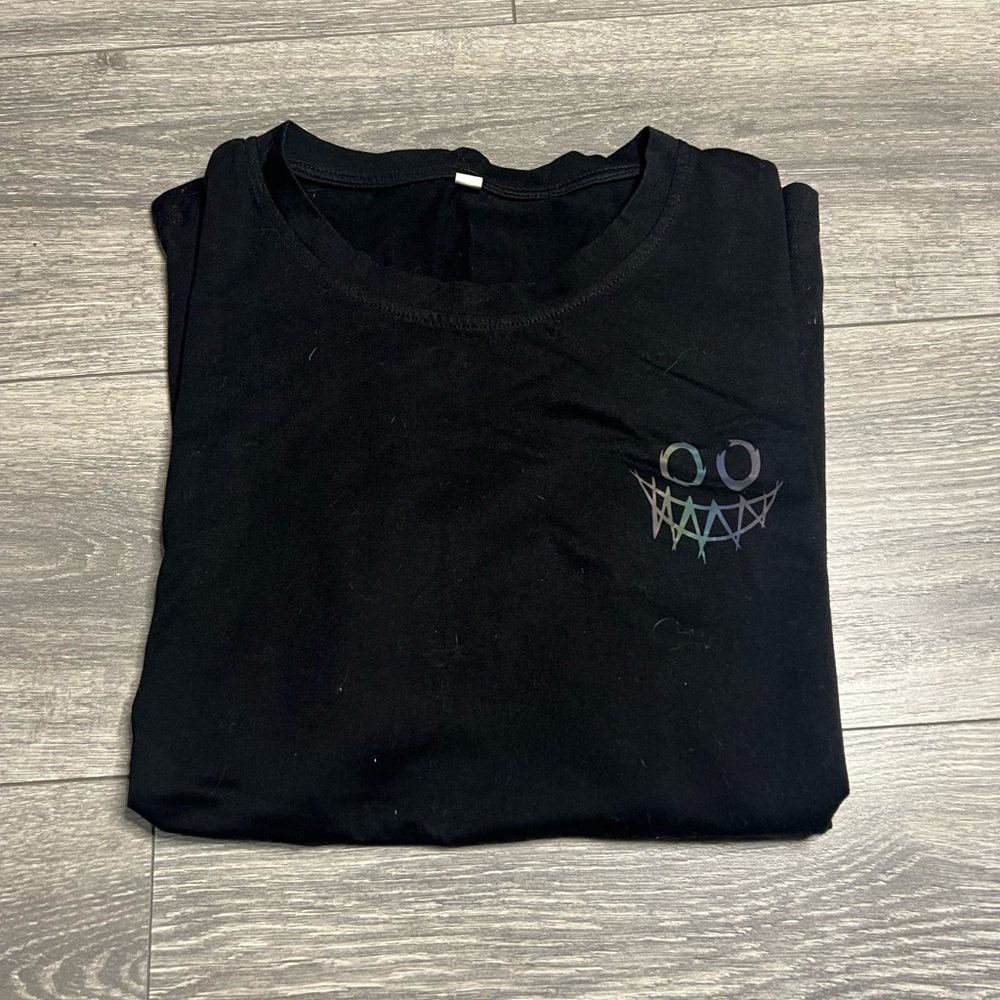 Reflective black shirt